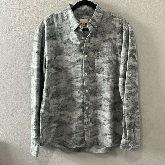 Club Monaco Other - CLUB MONACO Light Grey Camo Donegal Long Sleeve Button Down, Size XL